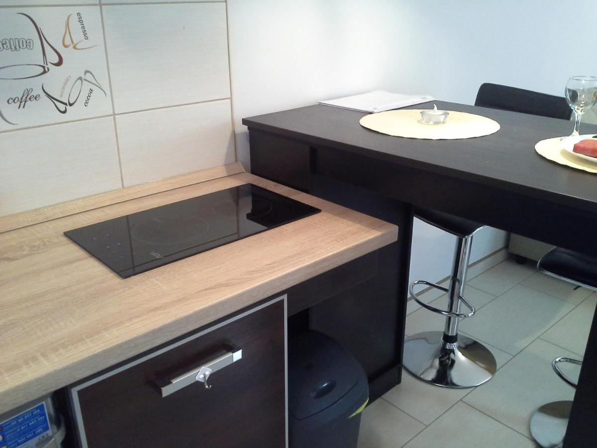 Alexandra Apartment Hajduszoboszlo - Chic Flat ภายนอก รูปภาพ